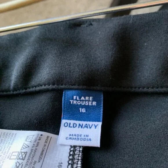 NWT - Old Navy Black Flare Trouser, Size 16 - Picture 4 of 5